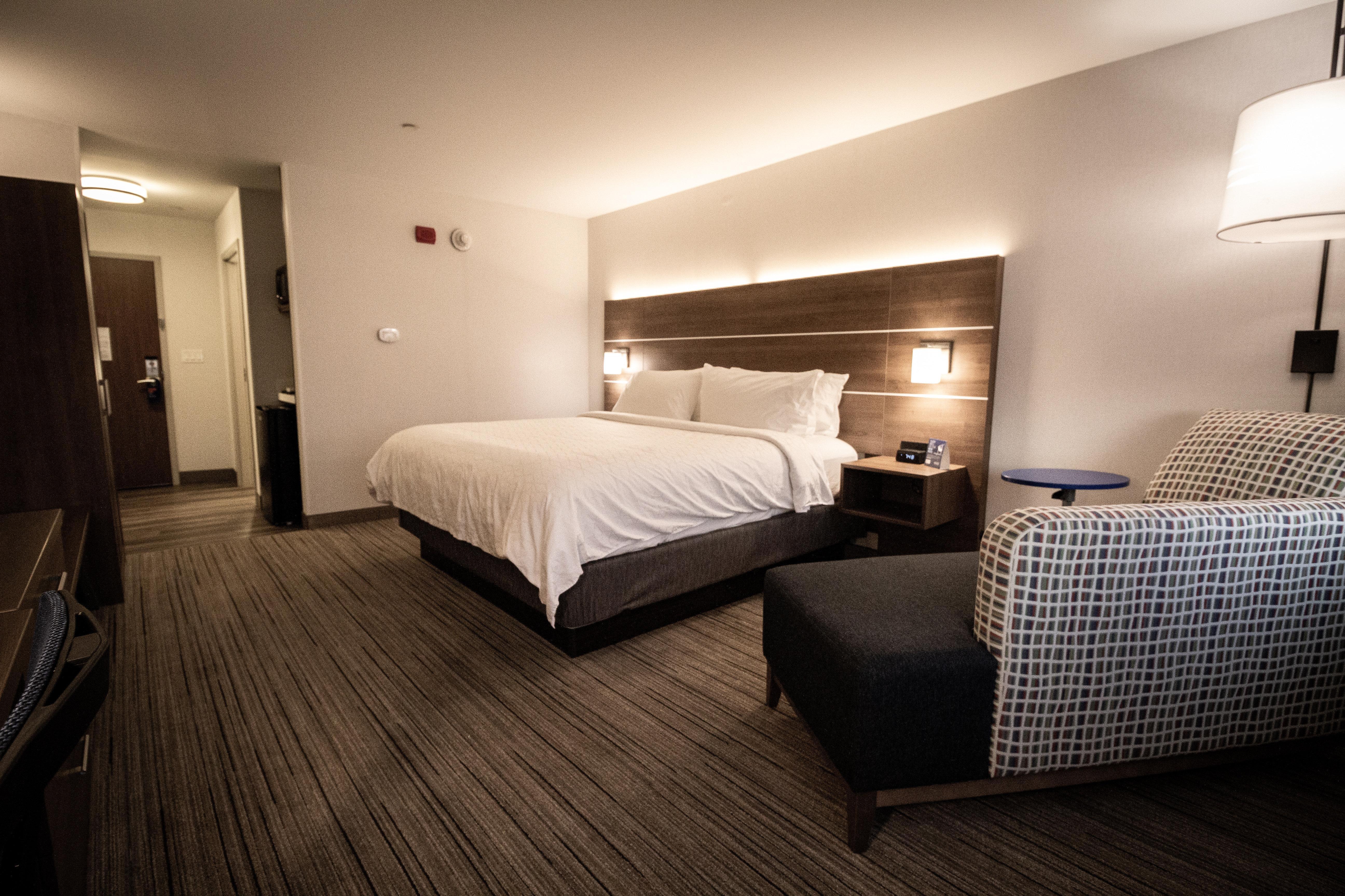 Holiday Inn Express & Suites - Boston South - Randolph By Ihg Exteriér fotografie