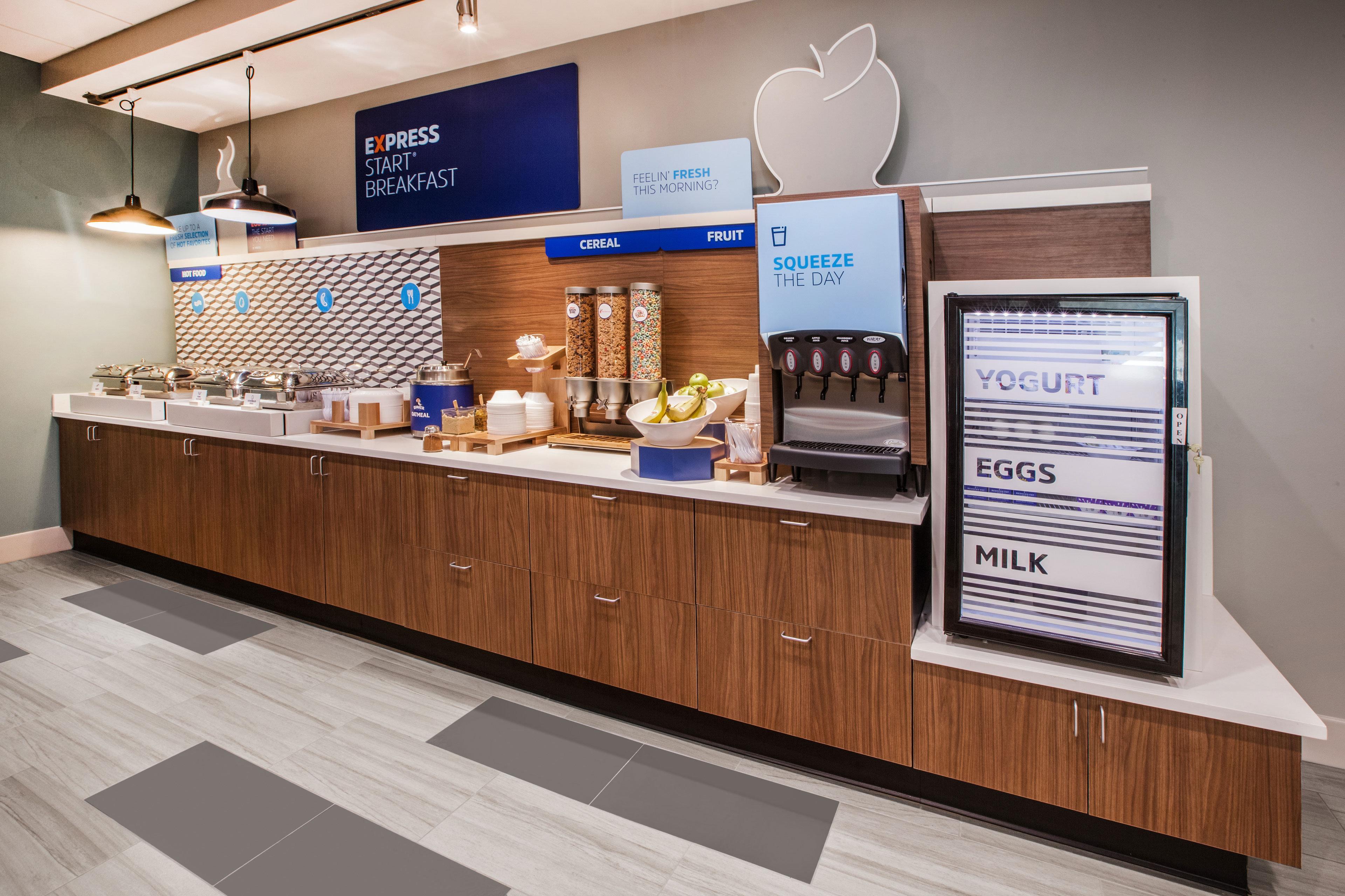 Holiday Inn Express & Suites - Boston South - Randolph By Ihg Exteriér fotografie