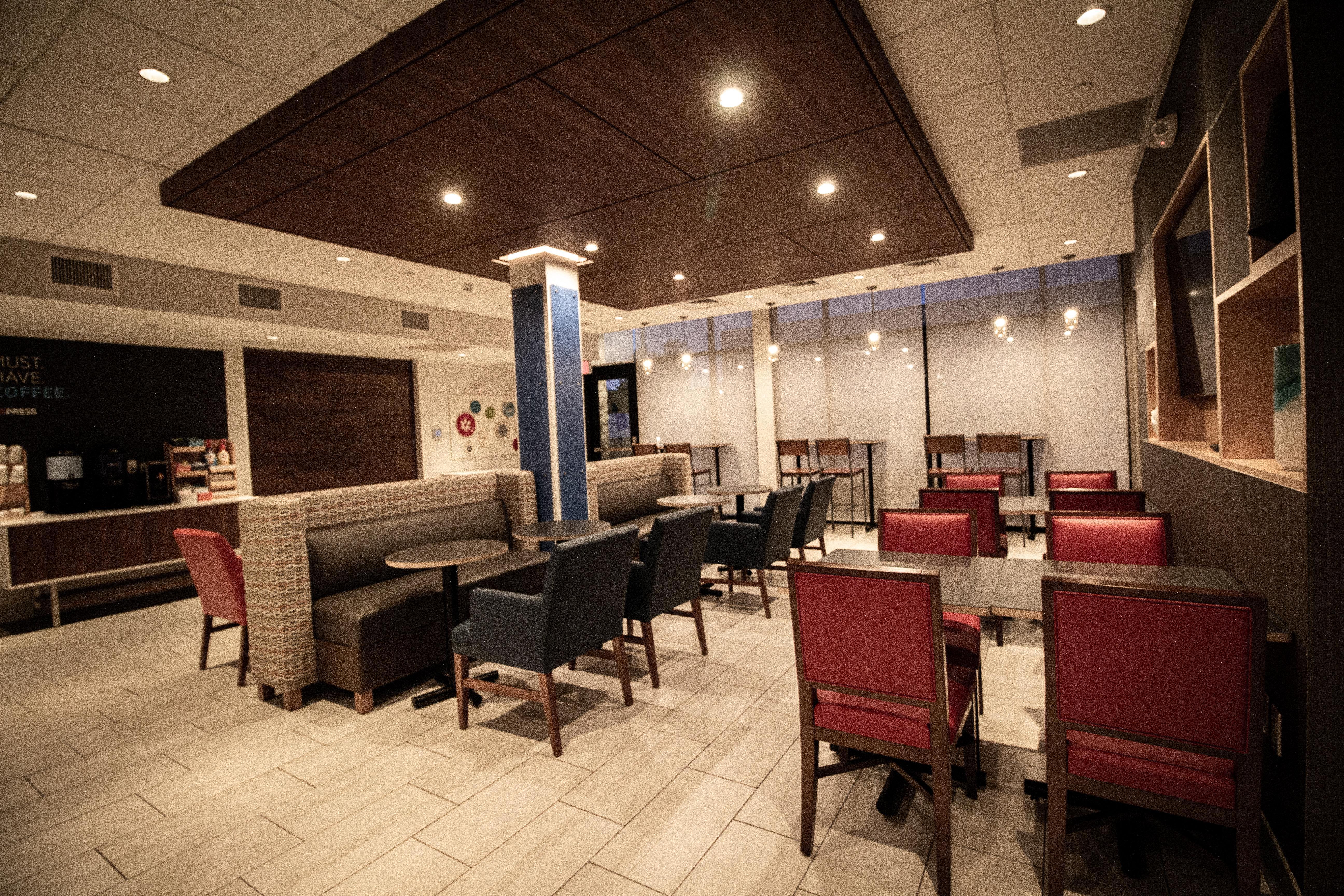 Holiday Inn Express & Suites - Boston South - Randolph By Ihg Exteriér fotografie